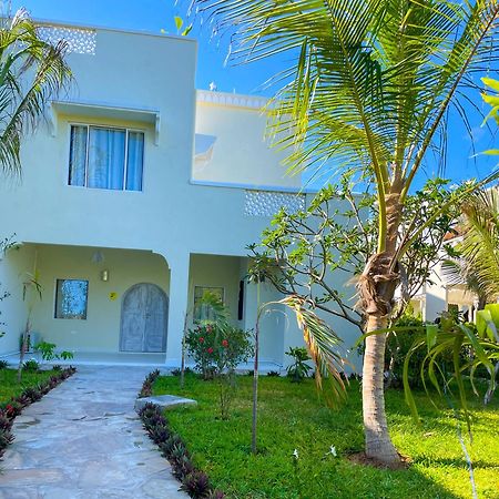 White Villa - Paparemo Beach 瓦塔穆 外观 照片