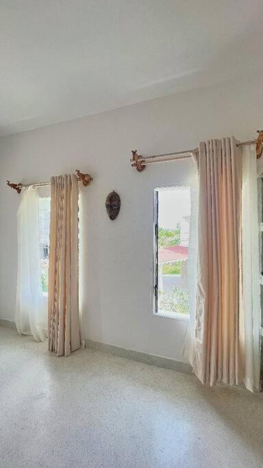 White Villa - Paparemo Beach 瓦塔穆 外观 照片