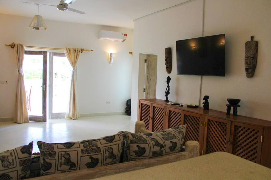 White Villa - Paparemo Beach 瓦塔穆 外观 照片