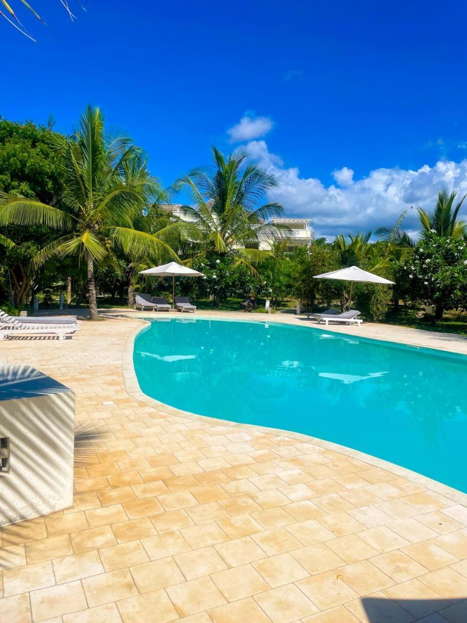 White Villa - Paparemo Beach 瓦塔穆 外观 照片