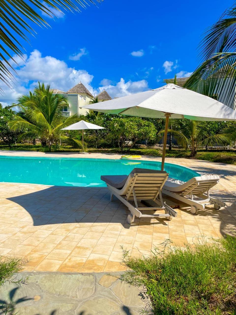 White Villa - Paparemo Beach 瓦塔穆 外观 照片